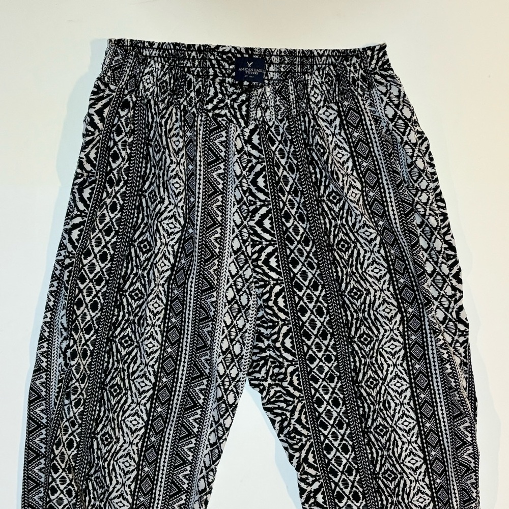 AE Flowy Tribal Print Harem Joggers M - Picture 4 of 8